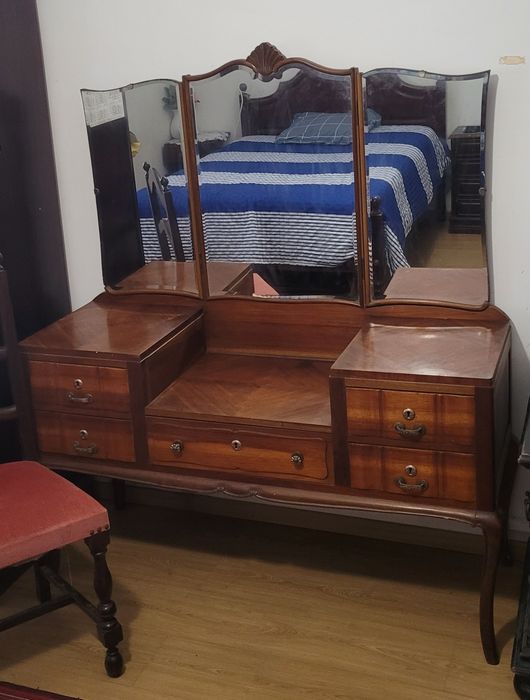 Penteadeira de madeira