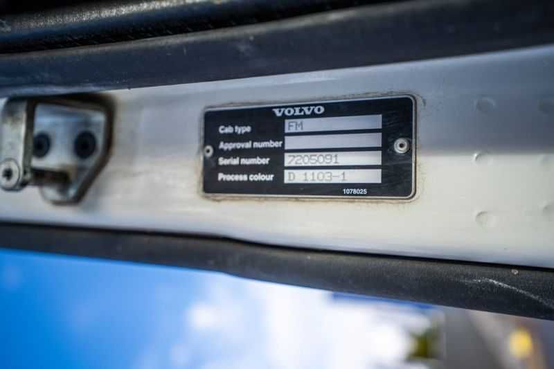 Грузовий автомобіль VOLVO FMX 410 BB+LIEBHERR 9m3