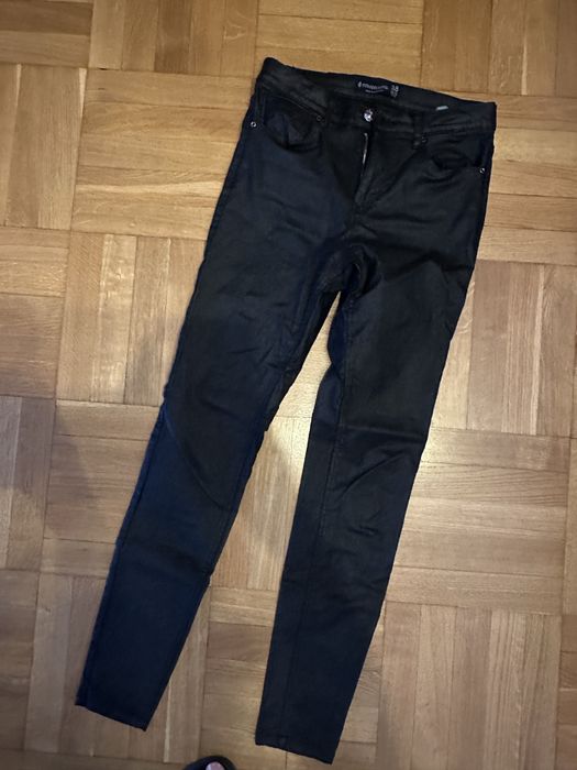 Woskowane, skórzane, spodnie r. M (38), Wysoki stan. Stradivarius