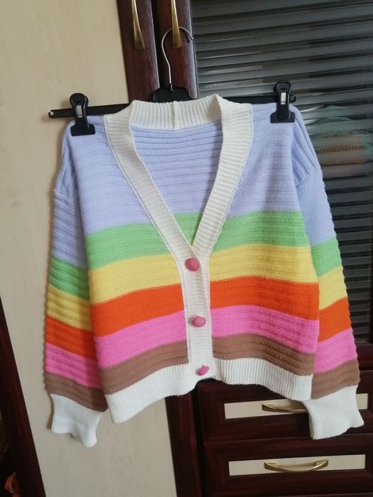 Светрик для дівчинки