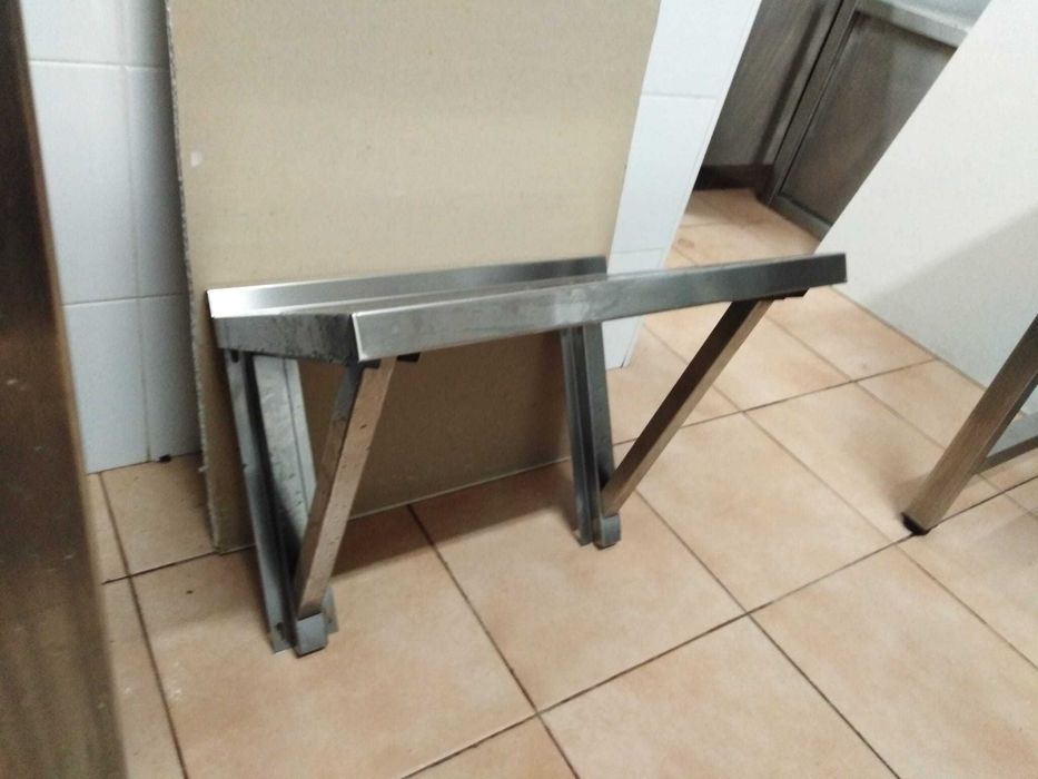 lote com bancadas prateleiras cozin. maq. loiça - restaur. e hotelaria