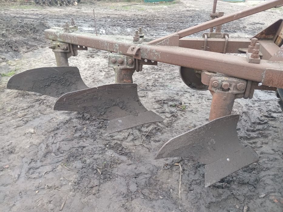 Продам плуг Плн 3.35