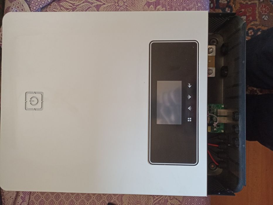 Продам гибридный инвертор Victor Max 8,2 kwt аналог Daxtromn