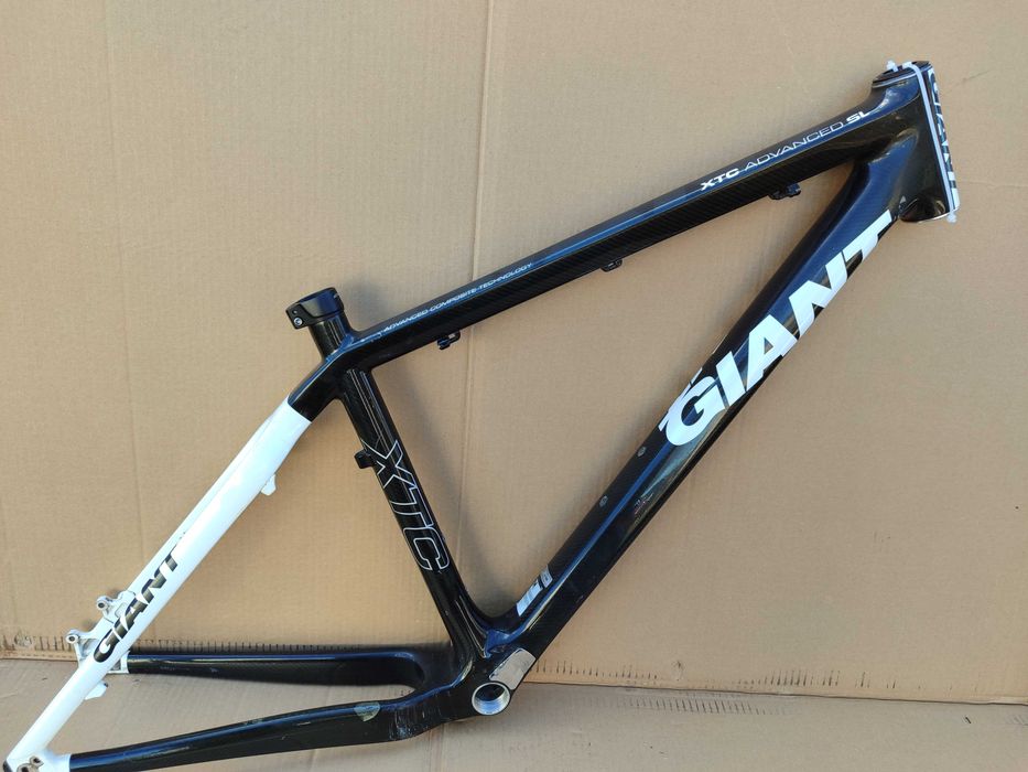 Rama MTB Giant XTC Advanced SL Carbon Roz.M 1200g !!