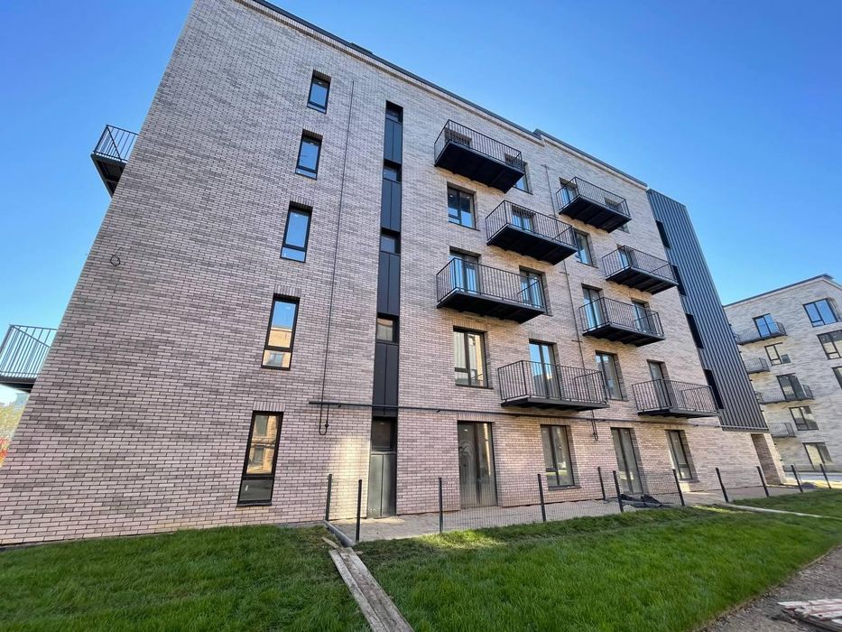 Продається 2 кім в ЖК Долішній!1 черга !