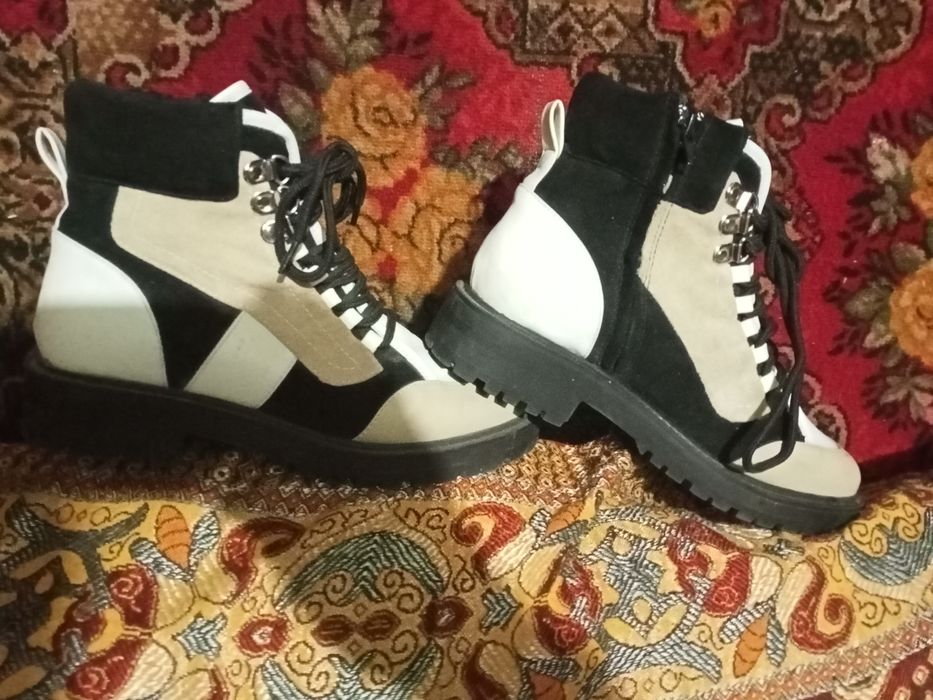 Продам женские ботинки весна, осень