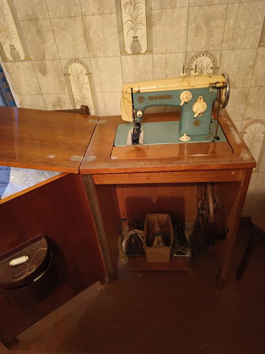 Швейные машинки ножные