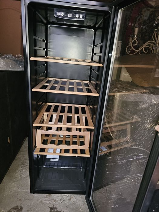 Винна вітрина Hoover WEI-28, холодильник для вина, винна шафа.