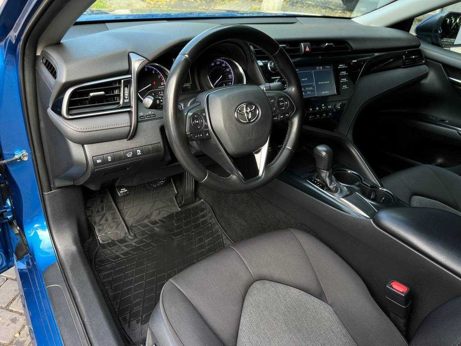 Toyota Camry 2019