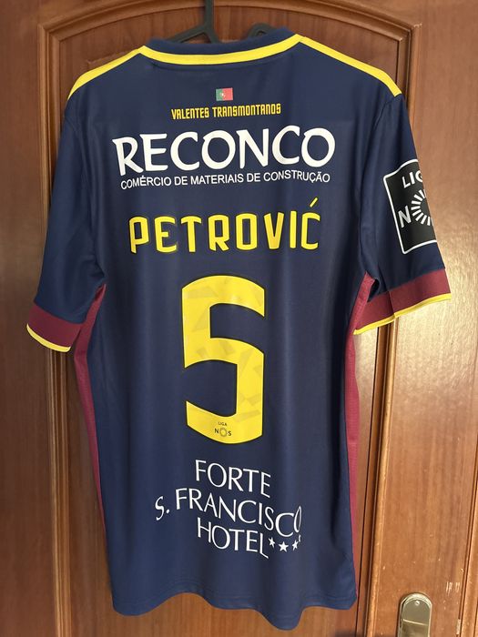Camisola futebol  chaves