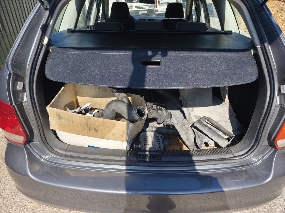 Volkswagen Golf 1.9 TDI de 2009 avariado