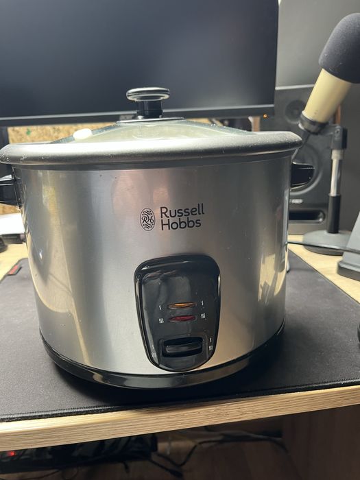 Garnek elektryczny Russel Hobbs