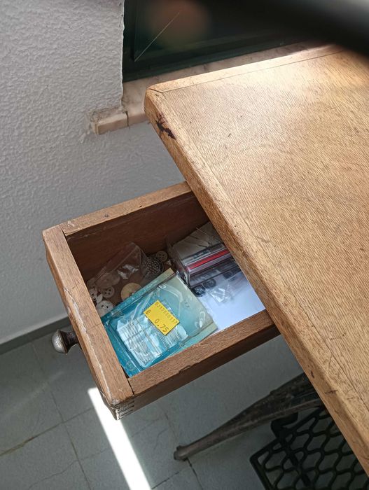 Máquina de Costura c/ móvel SINGER