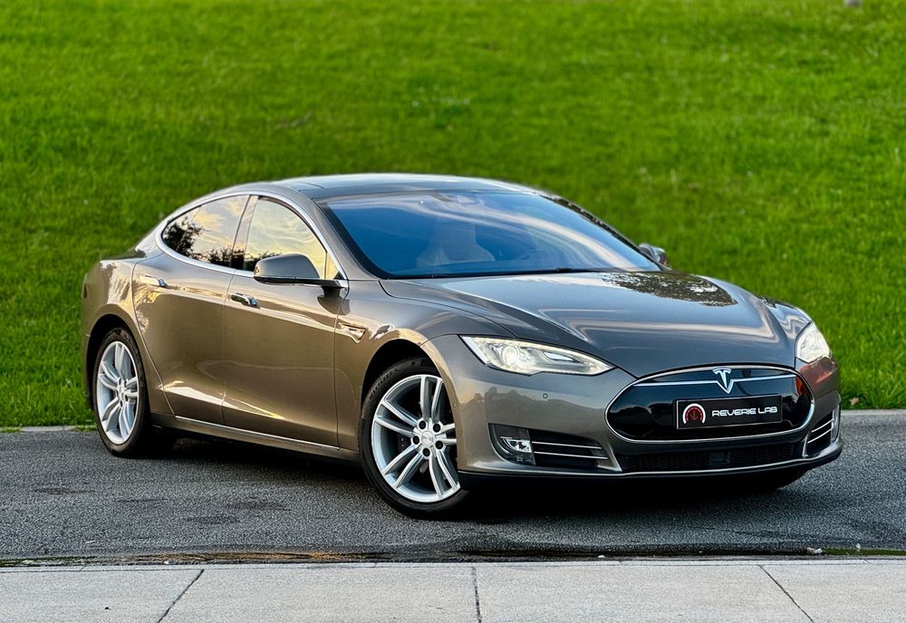 Tesla Model S 85 foto 3