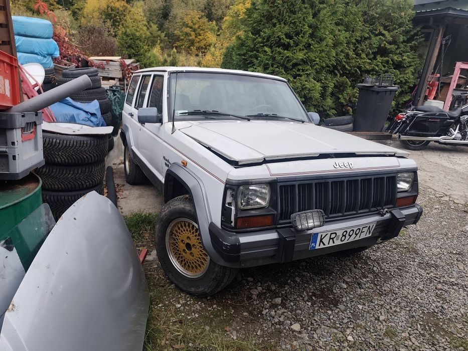 Jeep Cherokee