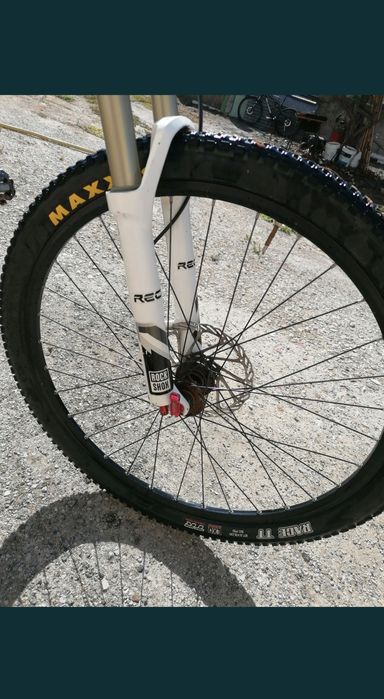 Scott Spark 50 roda 27.5 Suspensão Total com bloqueio no volante