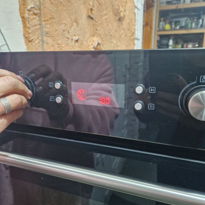 Варочьна Поверхня  Le Chef