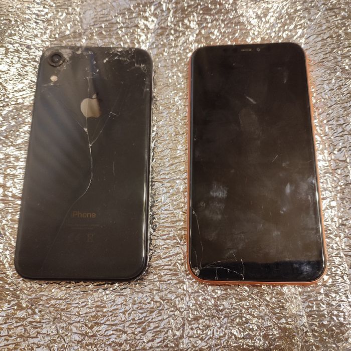 Продам Iphone XR неробочі .