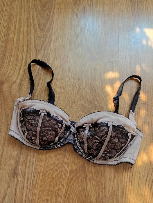 Piękny seksowny stanik koronka elegancki biustonosz glamour