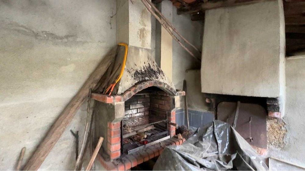 Moradia T5 + Garagem em Outeiro da Castanheira - Tábua