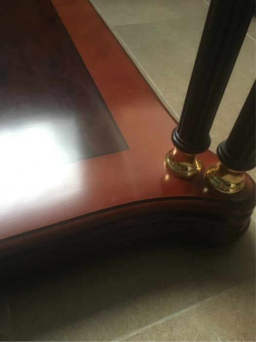 Mesa de centro em mogno