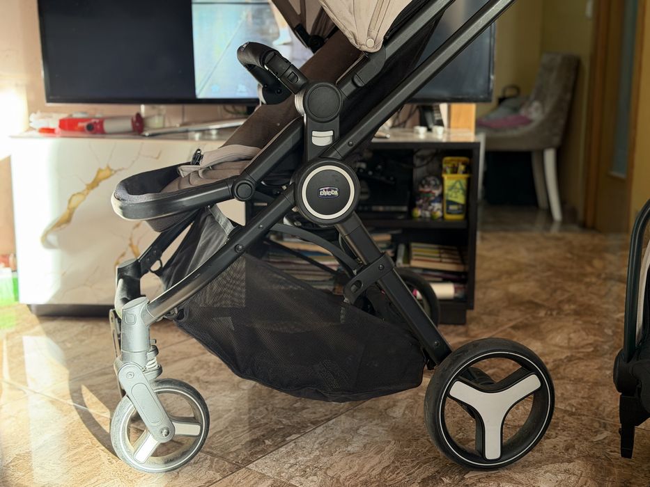 Trio chicco ( carrinho +ovo+alcofa)