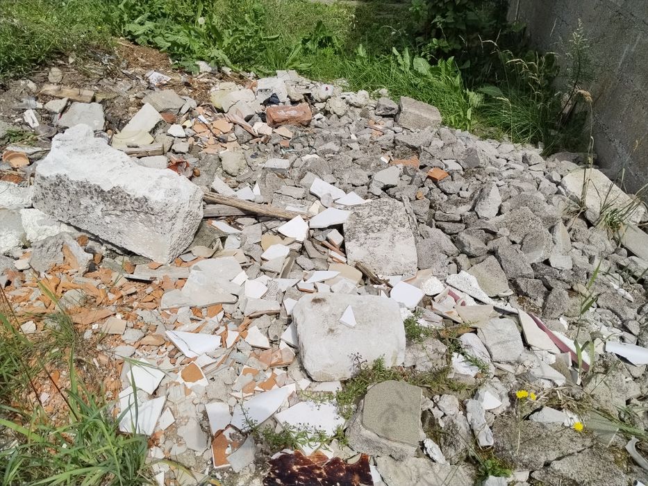 Gruz budowlany , beton   , pustaki pianowe