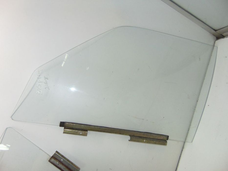 Peugeot 305 carrinha de 2portas vidros da frente brancos