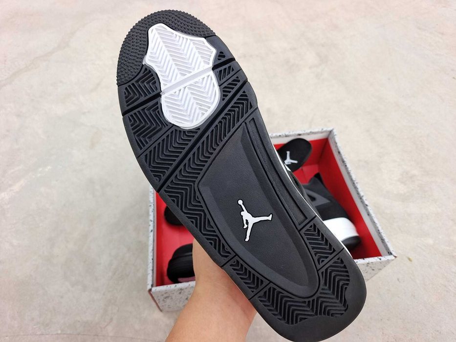 Air Jordan 4 Retro White Thunder r.43