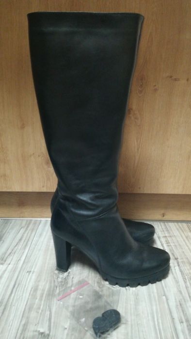 Wysokie kozaki na obcasie Lasocki