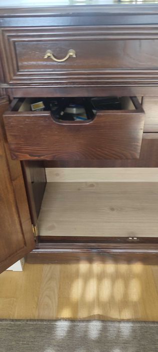 Aparador/Armário Bar em Madeira Maciça – Perfeito para Bebidas e Jogos