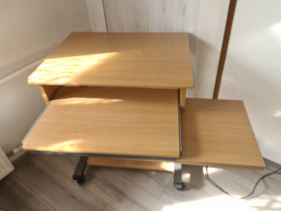 Stolik komputerowy biurko na kółkach