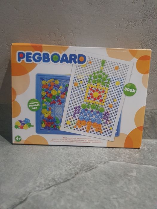 Pegboard układanka guzikowa