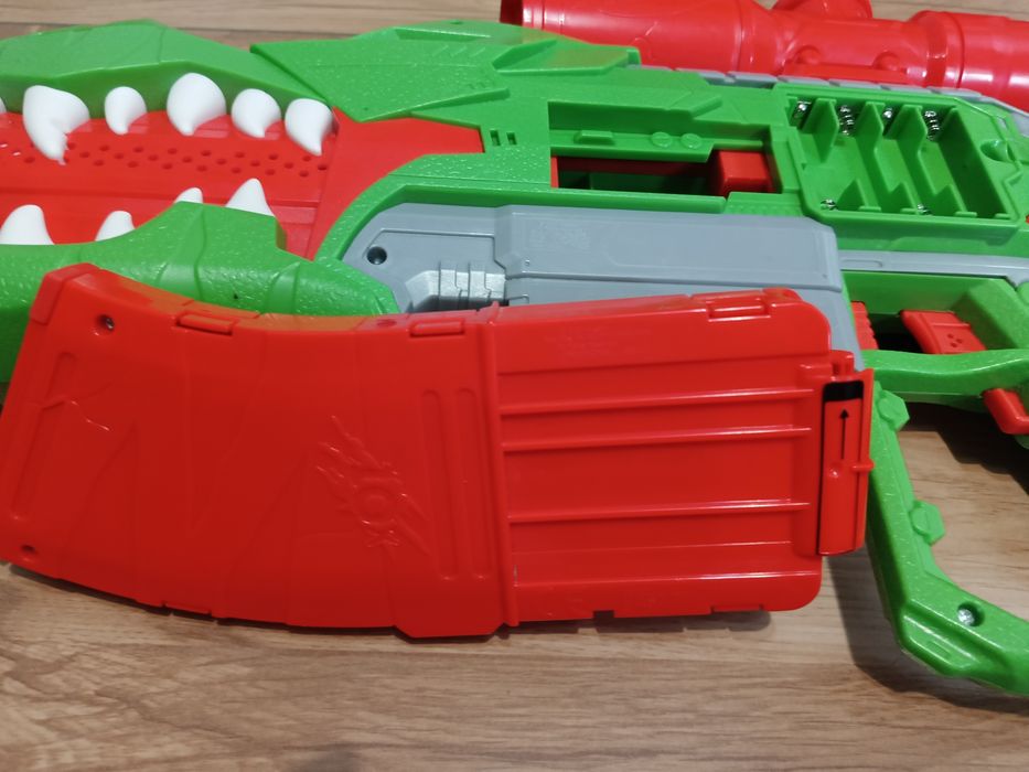 Іграшковий моторизований бластер Nerf DinoSquad Rex-Rampage