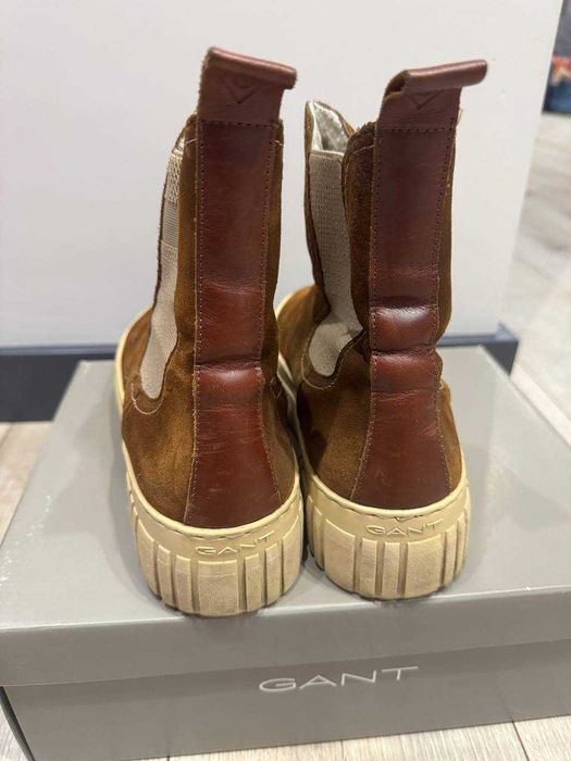 Продам зимове взуття GANT