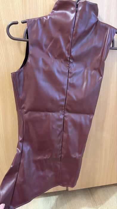 Бордовий топ з еко шкіри