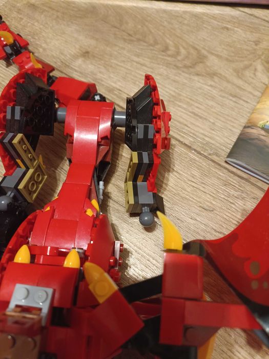 Zestaw LEGO 72003+Uszkodzony ułożony zestaw "Ninja smok Thunder Swordsman"