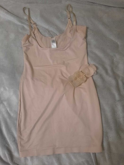 Коригуюча білизна під плаття