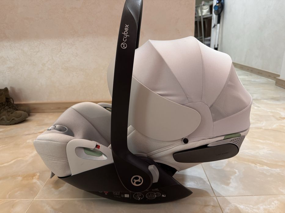 Продам дитячу автолюльку cybex