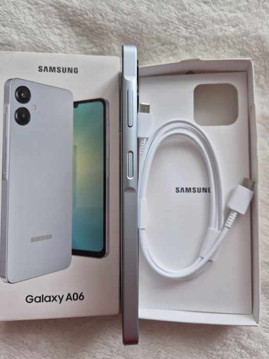 Телефон Самсунг А06