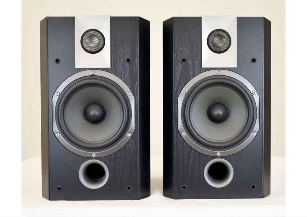 Colunas de som marca Gocal chorus 705v bo estado