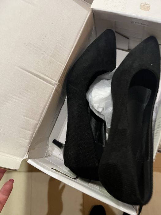 Sapatos novos pretos n39