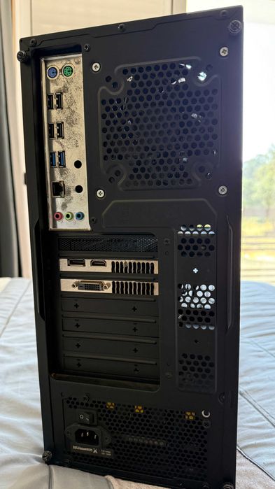 Server/Workstation Xeon E5-2666