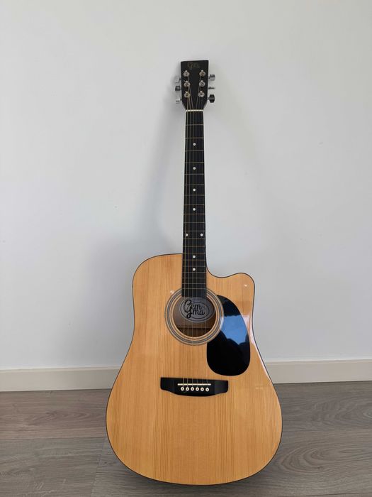 Guitarra acústica Cema em ótimo estado + capa