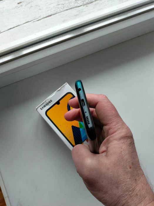 Продам Samsung Galaxy M30s 4/64GB