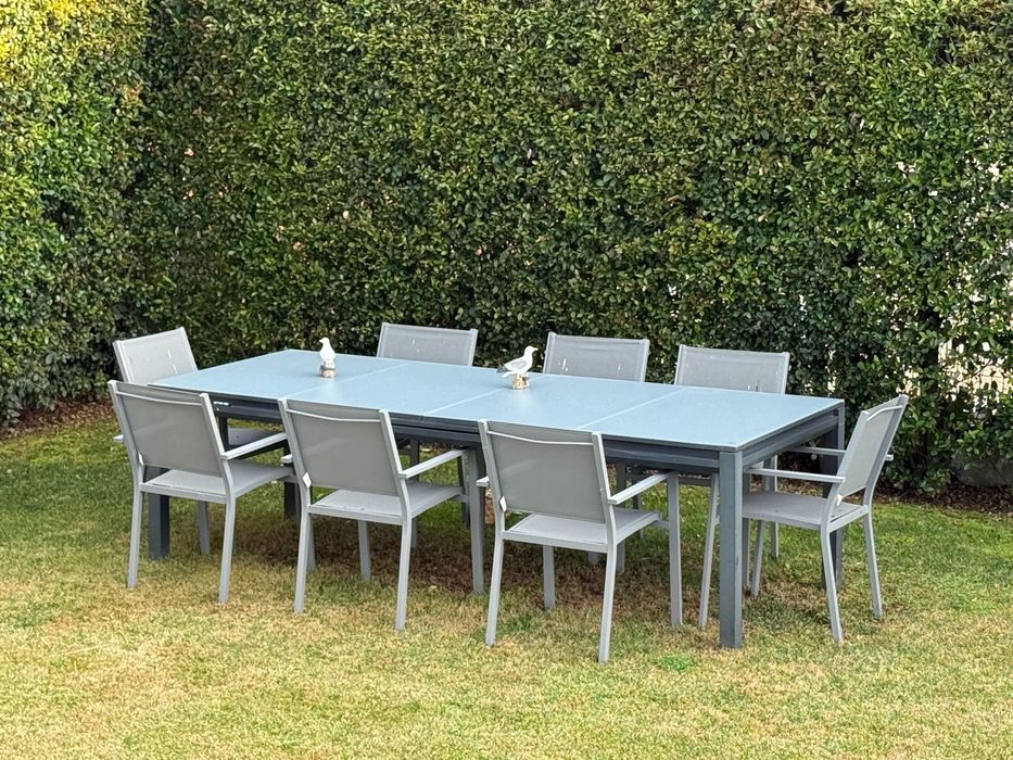 Conjunto de jardim Naterial – mesa extensível e 8 cadeiras