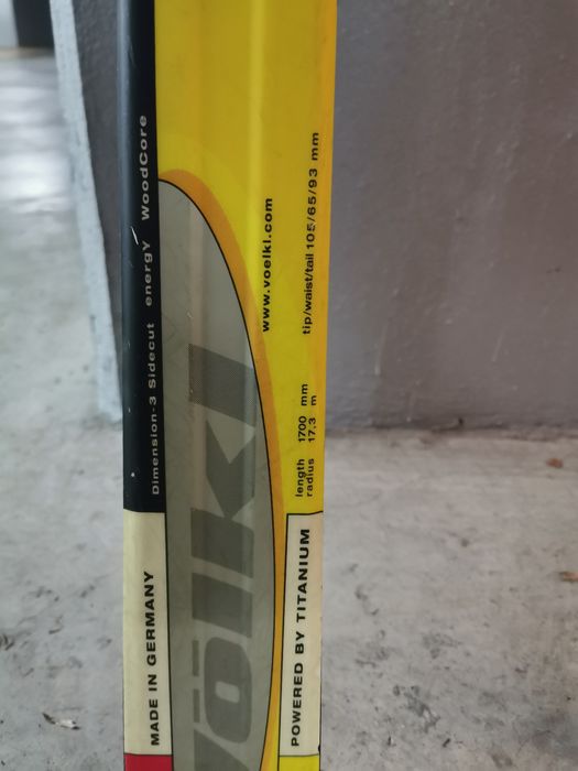 Vendo Skis Volki como novos