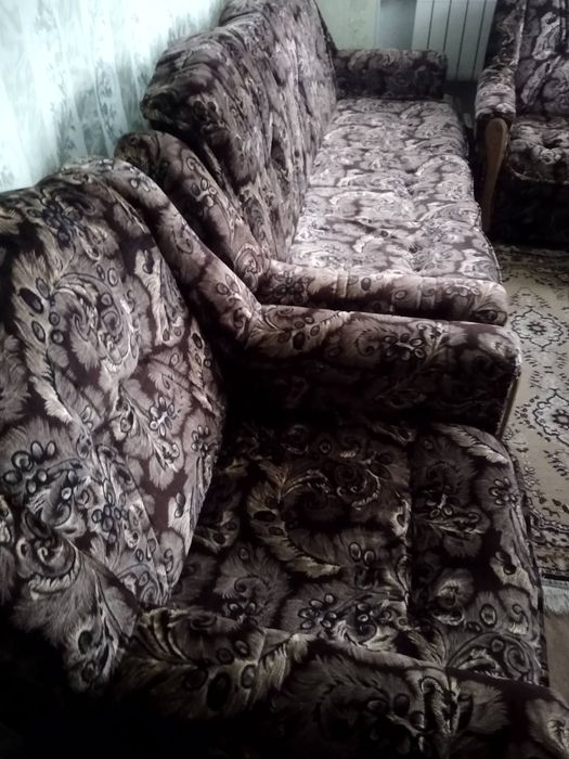 Диван та два крісла
