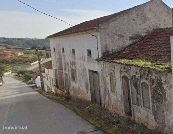 Armazéns e actividade industrial para venda em Olhalvo - Alenquer