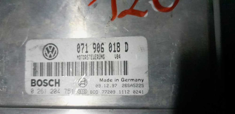 Sterownik komputer silnika Vw Passat B5 2.3 V5 AGZ 071'906018AD